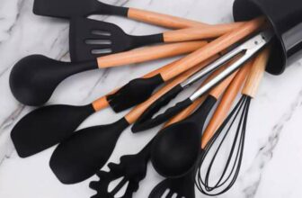 Kit 12 Utensílios De Cozinha Em Silicone E Cabo De Madeira